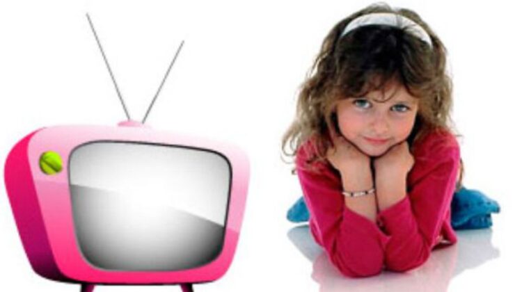 Çocuğunuzun Yüksek Sesle Tv İzlemesi İşitme Kaybı Belirtisi Olabilir