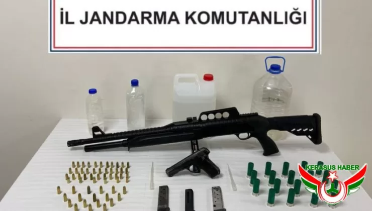 Jandarma’dan; Dereli’de Sahte Alkol ve Ruhsatsız Silah Operasyonu
