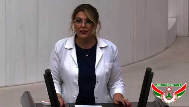 “Beyaz Önlük, Eczacılık Mesleğinin Onurudur”