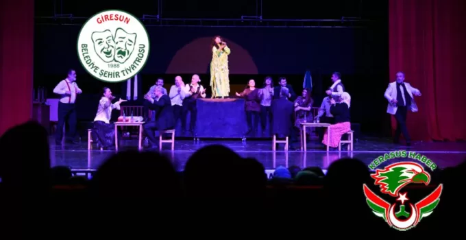 GBŞT’nin Oynadığı ‘Yaşar Ne Yaşar Ne Yaşamaz’ Kırşehir’de Ayakta Alkışlandı