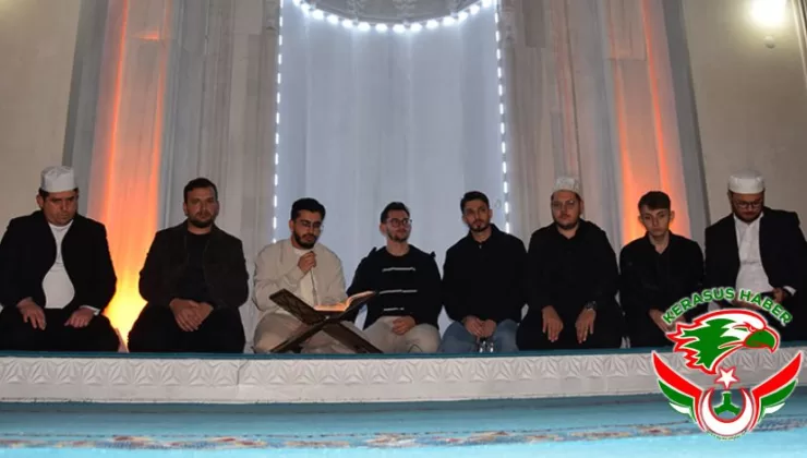 Giresun’da Üniversite Öğrencileri, Şehitleri Dualarla Andı