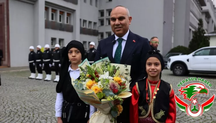 Vali Mustafa Koç, Göreve Başladı