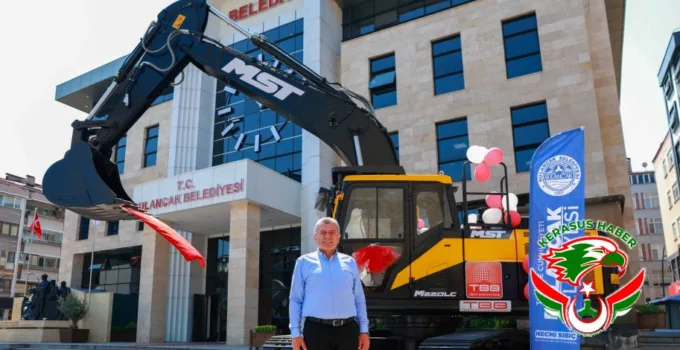 TBB Tarafından Hibe Edilen İş Makinesi Cumhuriyet Meydanı’nda Sergilendi